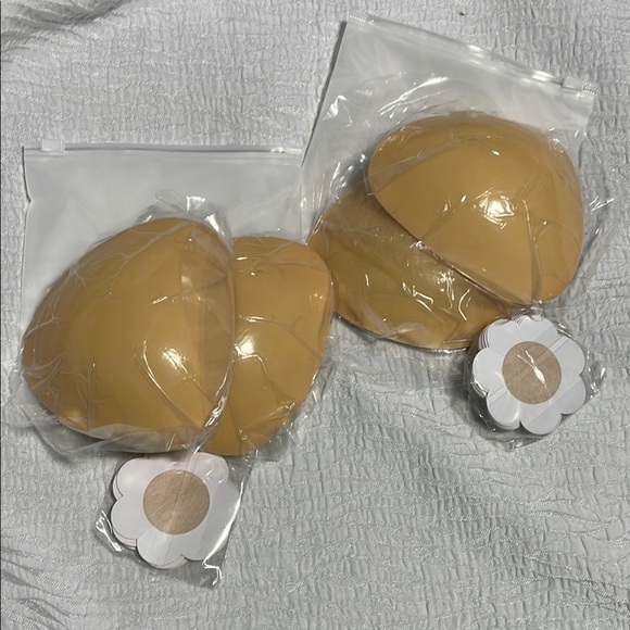 Double sided sticky bra inserts size M  2 pairs - Picture 1 of 2